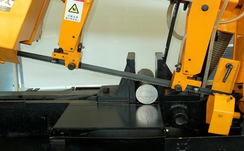 樟木头镇数控带锯床自动送料精度会出现偏差吗？